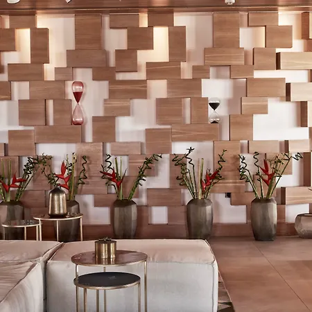 ミコニアン コラリ ルレ エ シャトー Mykonos Town