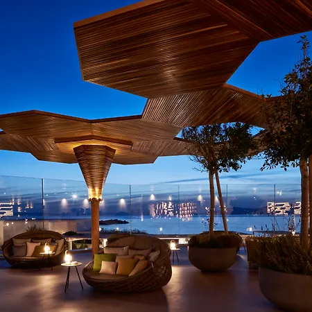 ミコニアン コラリ ルレ エ シャトー ホテル