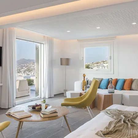 ミコニアン コラリ ルレ エ シャトー