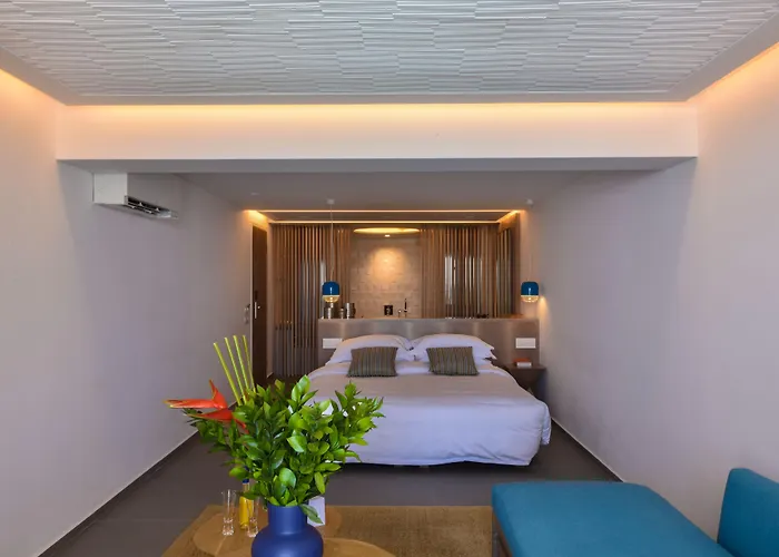 Myconian Korali Relais & Chateaux מלון