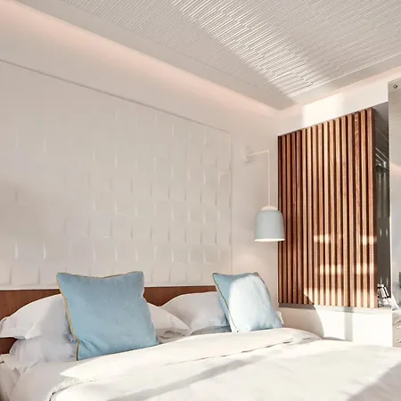 Отель Myconian Korali Relais & Chateaux 5*